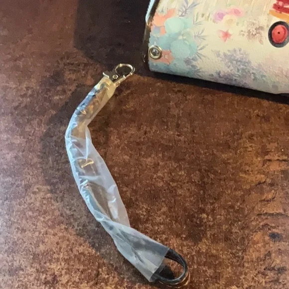 NWT Brentano Double Zippy Wristlet Wallet Dog In a Wagon - Picture 8 of 10